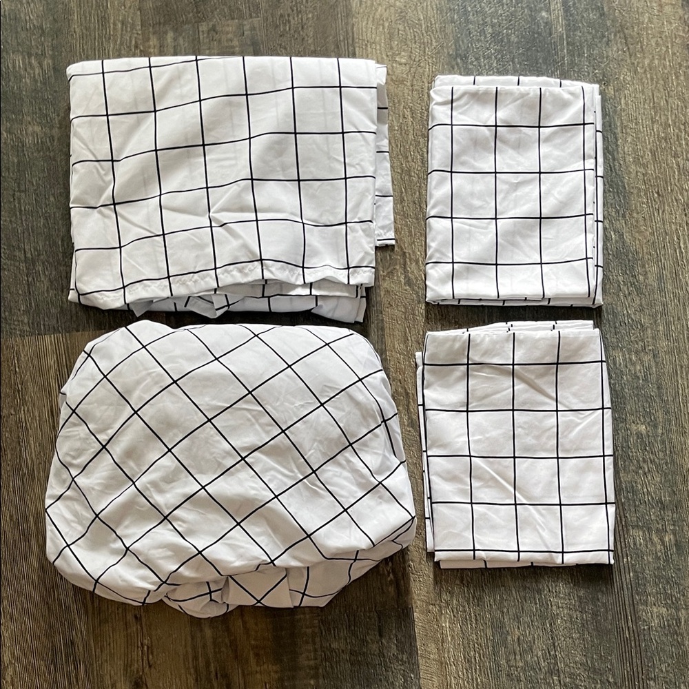 Black and White Checkered Bedding Sheet Set
